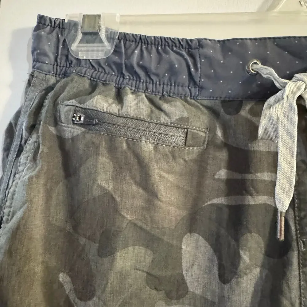 Vuori The Banks Shorts Men’s Size Small Camo Pockets Unlined Elastic Waisted